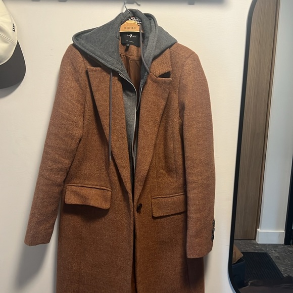 Long camel coat with removable hood - Picture 2 of 3